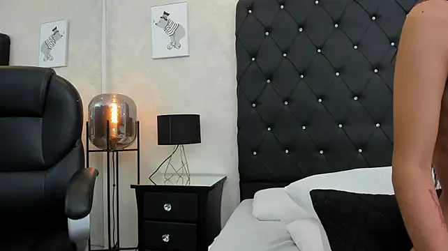 ariana_moon00 stripchat live cam model