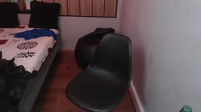 kevin_23_ stripchat live cam model