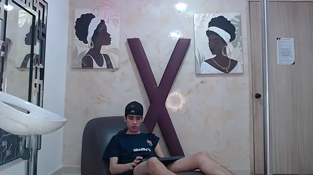 GOLDEN_BOSS stripchat live cam model