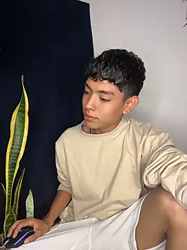 Lion_Boy18 stripchat live cam model