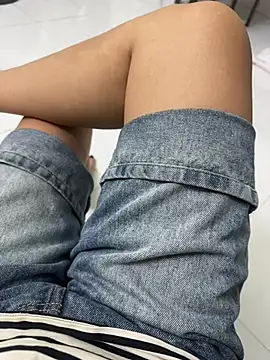 Mores1_Squirt stripchat live cam model