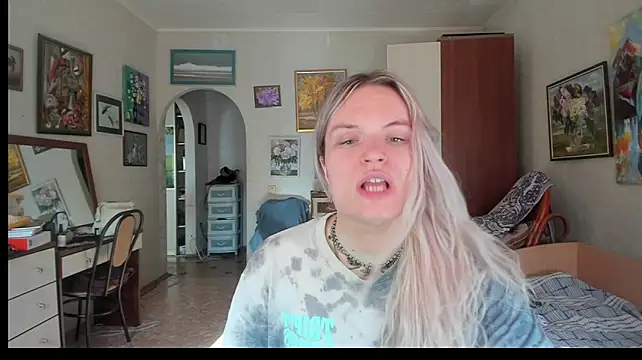 milliKira006 stripchat live cam model