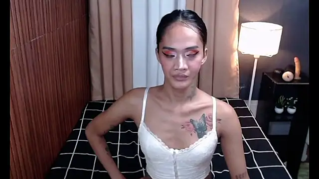 yoursexyyassy stripchat live cam model
