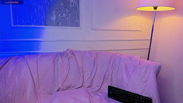 AliceMadnes stripchat live cam model