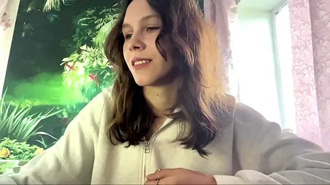 EllynDincher stripchat live cam model