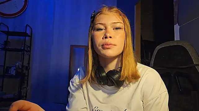 GinnySplitt stripchat live cam model
