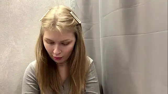 sorrelwood stripchat live cam model