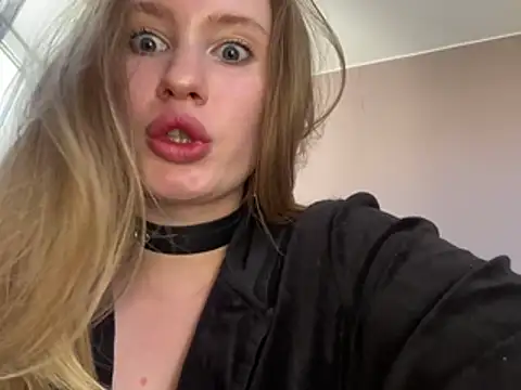 saint_cat25 stripchat live cam model