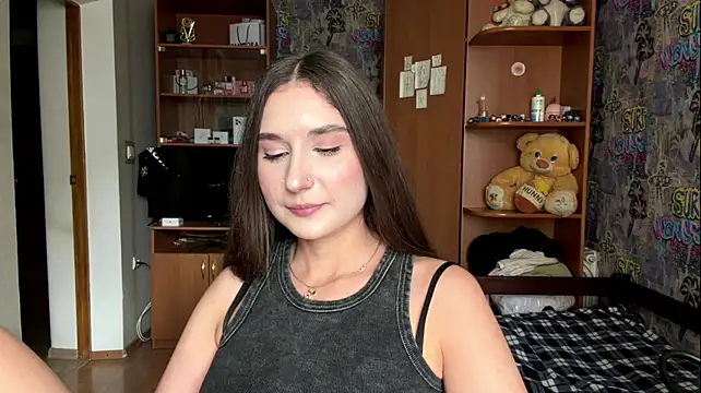 KittyNoSkirty stripchat live cam model
