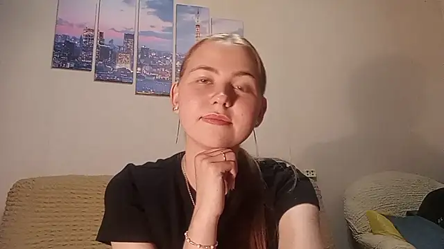 AnnettaHosaka stripchat live cam model