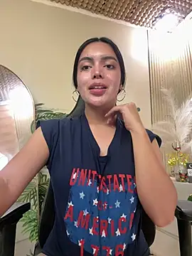 TS-SimplyTheBest stripchat live cam model