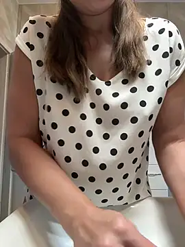 jennifer11772 stripchat live cam model