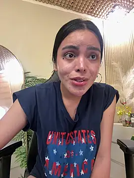 TS-SimplyTheBest stripchat live cam model