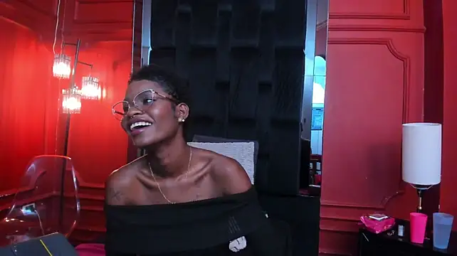 amber-hill stripchat live cam model