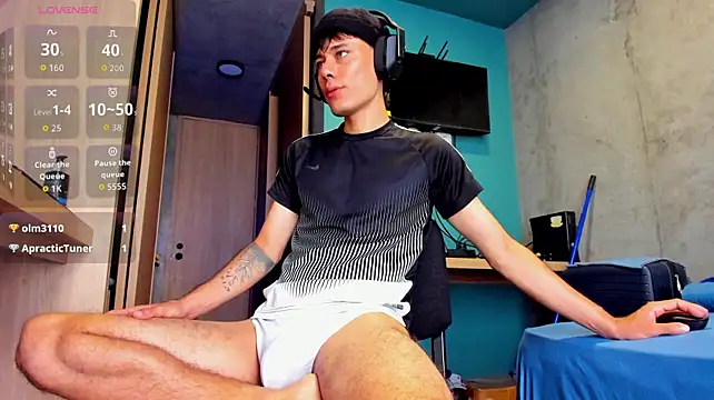 Huge_latin_cock stripchat live cam model