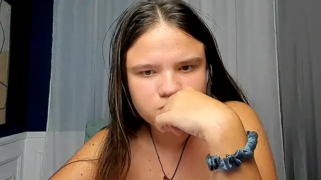 AdeleCruz stripchat live cam model