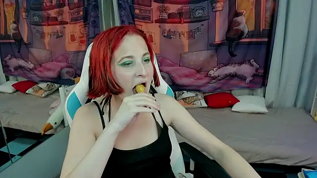 KiraDuvall stripchat live cam model