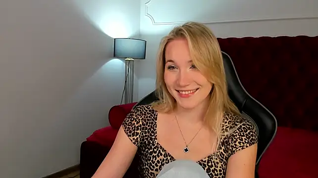 ElaraVoltage stripchat live cam model