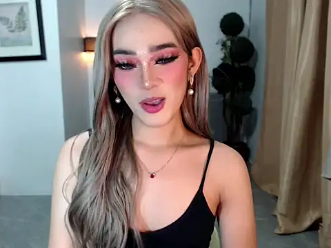 lavandermilk stripchat live cam model