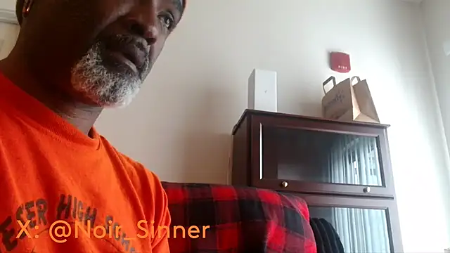 sinnernoir stripchat live cam model