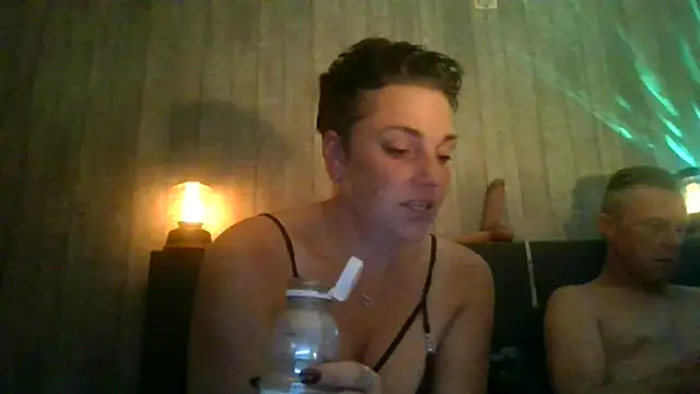 bicouple1992 stripchat live cam model