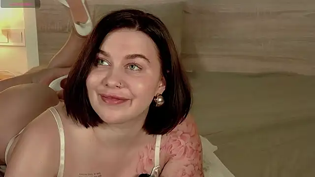 HermioneMoon stripchat live cam model