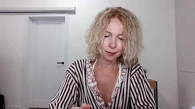 Vireliabo stripchat live cam model