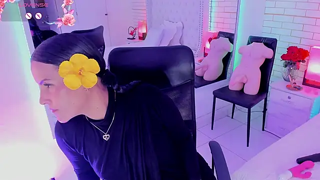 Coco_Balenciaga_ stripchat live cam model