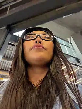 trytomakememoam stripchat live cam model
