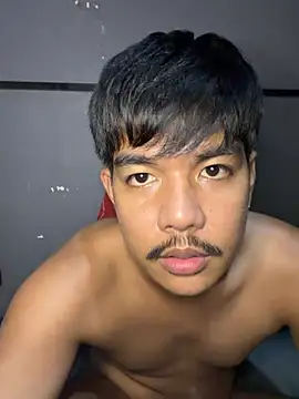 Dylannn_30 stripchat live cam model