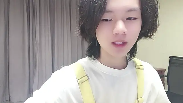 YYW_000 stripchat live cam model