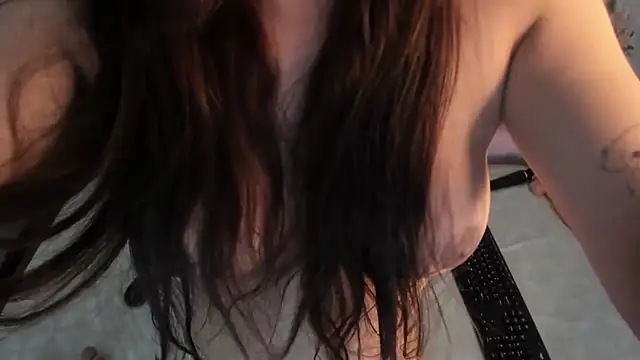 LizBrook stripchat live cam model