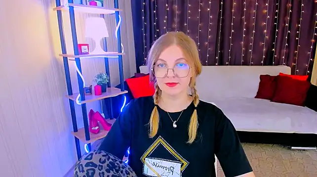 YourUniverser stripchat live cam model