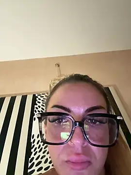 Carlafeet stripchat live cam model