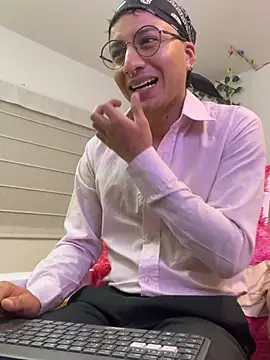 SirDamian stripchat live cam model