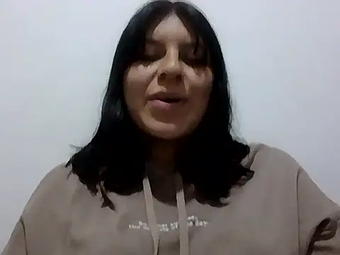 Kate-Pauhl stripchat live cam model