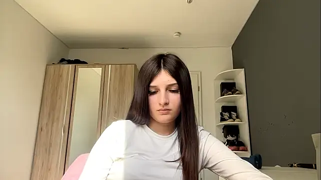 SpanishRooter stripchat live cam model
