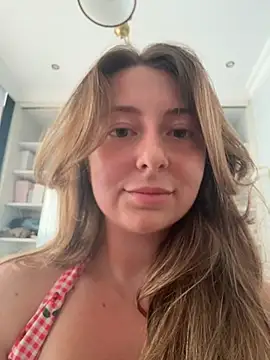 curvyflawless stripchat live cam model