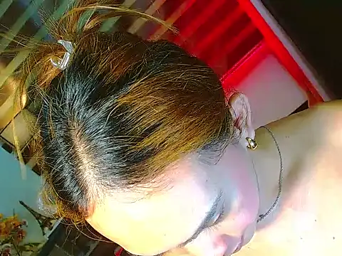HOLLYWOOD_QUEEN_88 stripchat live cam model