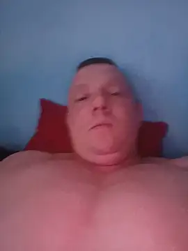 Robert198098 stripchat live cam model