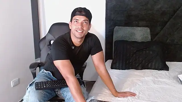 Ian_Daviz stripchat live cam model