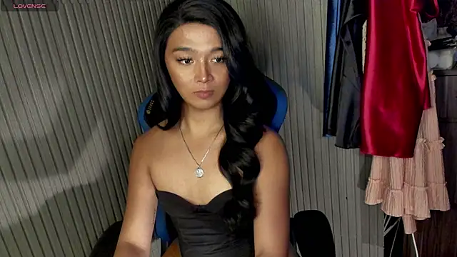 TrinityFucksYou stripchat live cam model