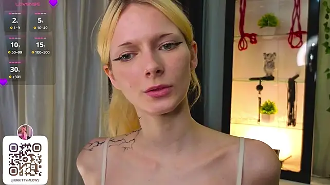 helly_hoff stripchat live cam model