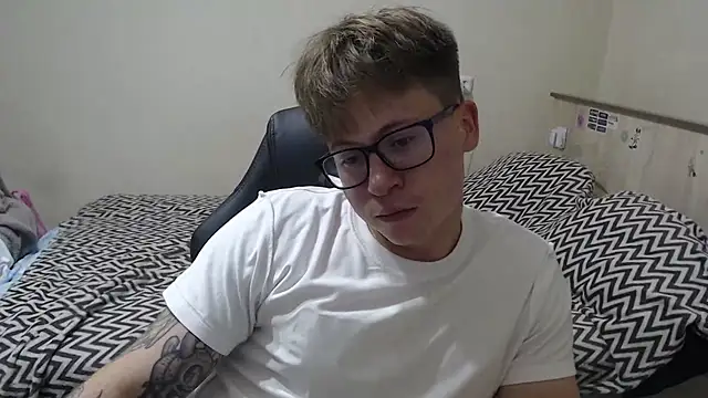 Maxxxgayboy stripchat live cam model