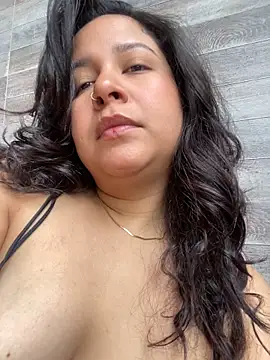 DaphneSky stripchat live cam model