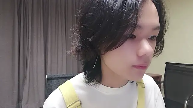 YYW_000 stripchat live cam model
