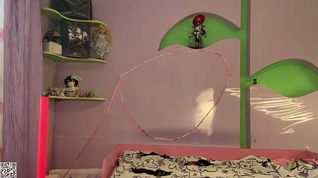 RoseLyyn stripchat live cam model