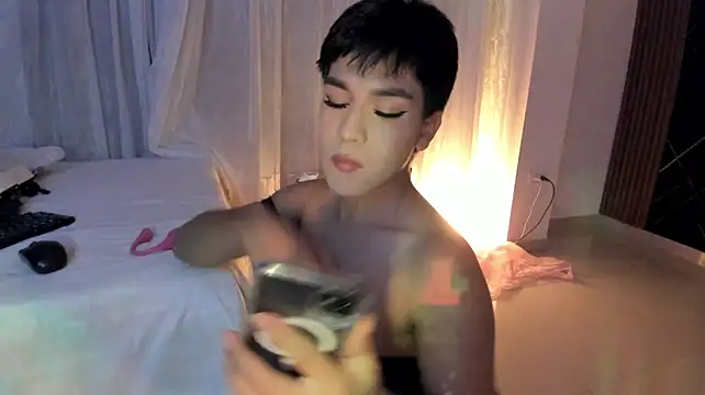 xoxoevy stripchat live cam model