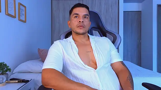 estebandelouis stripchat live cam model