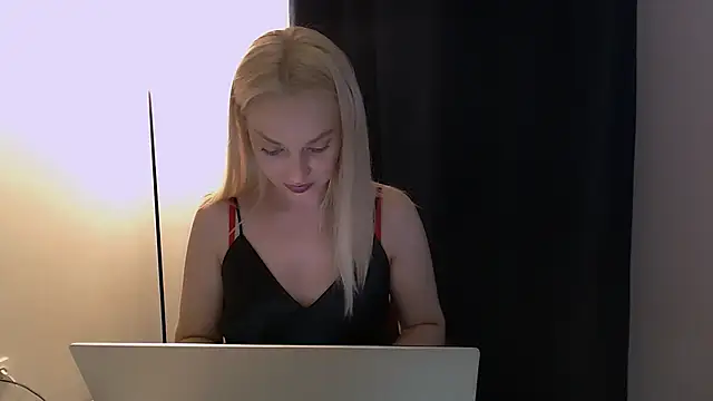 Lia_noo_regrets stripchat live cam model